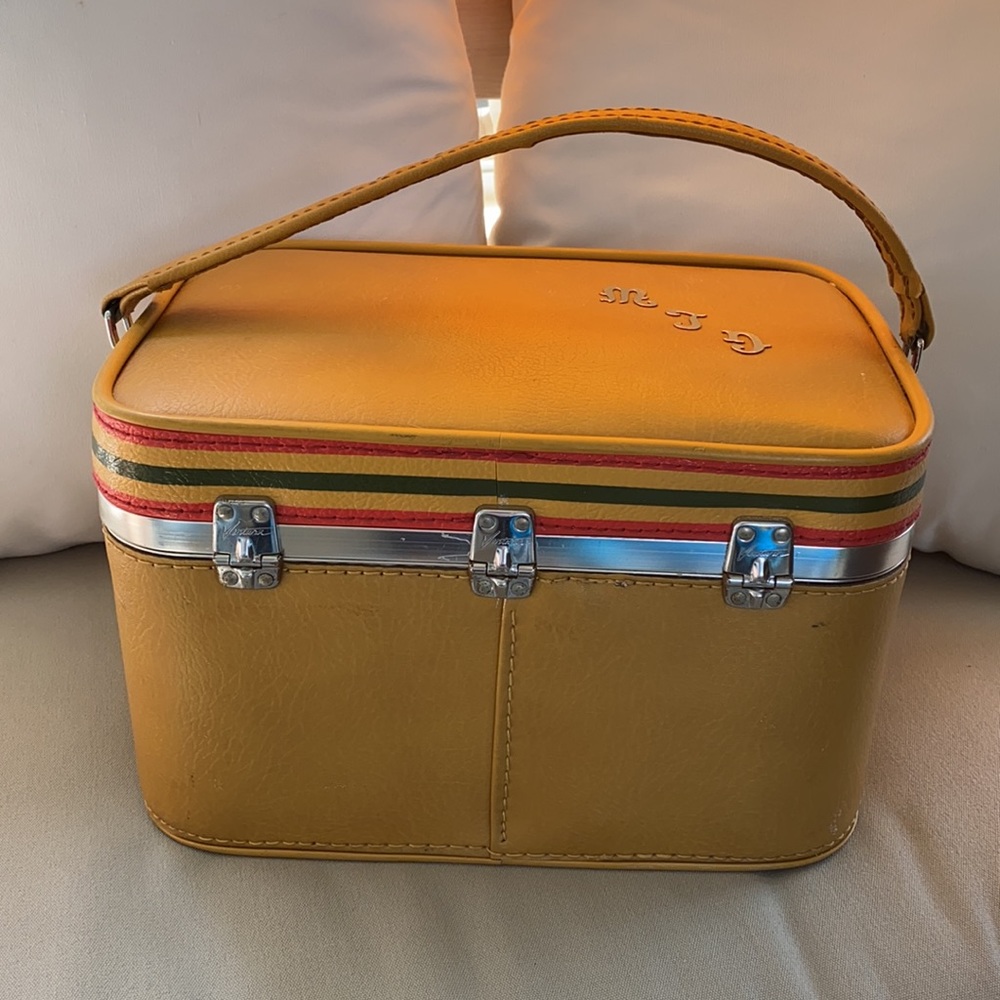1960s Vintage Ventura Train Case - Picture 3 of 12